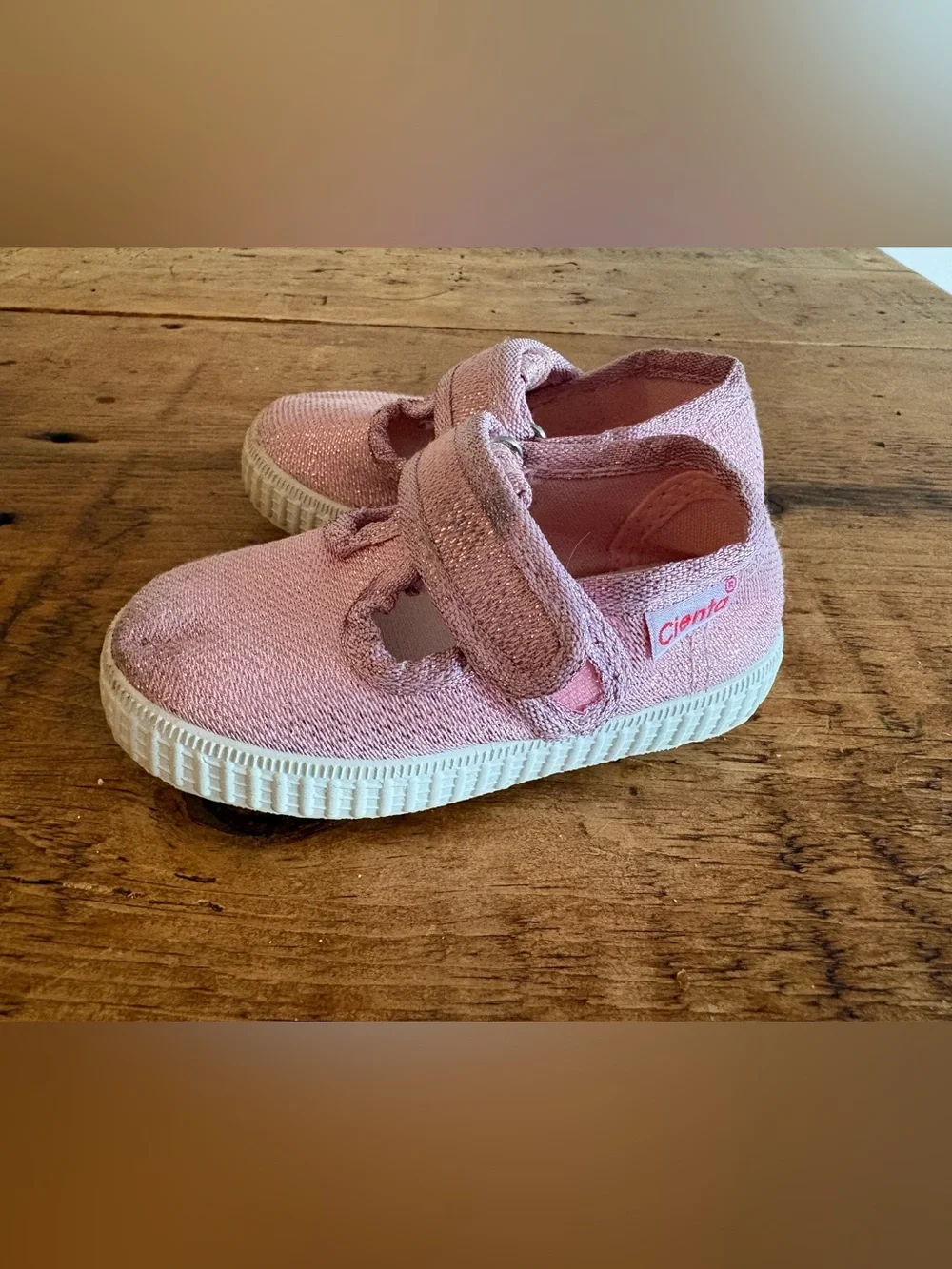 Cienta Sparkly Mary Jane Shoes